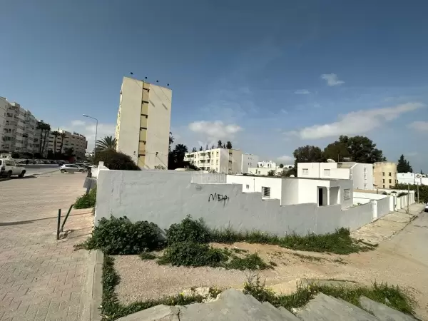 A vendre un Terrain à el manar 2