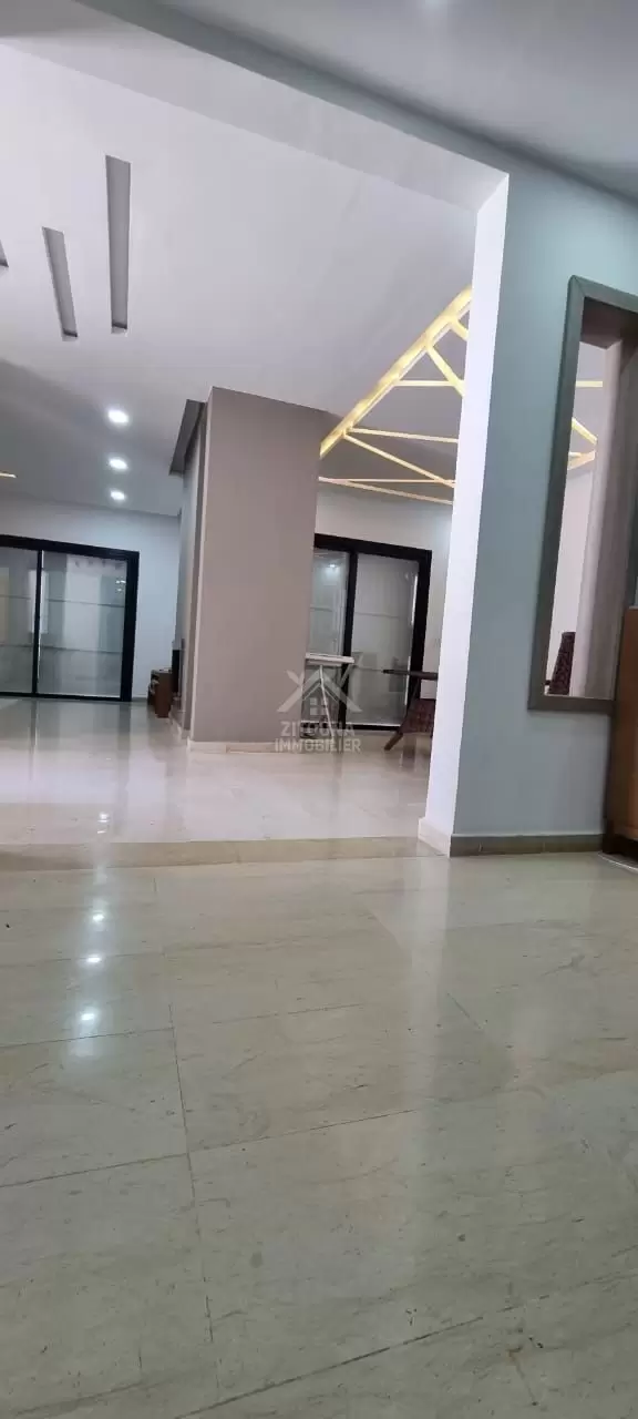 A vendre une villa de charme avec piscine à Bizerte