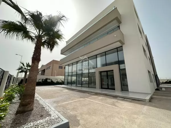 A louer Un Charmant Espace Coworking au Lac 3