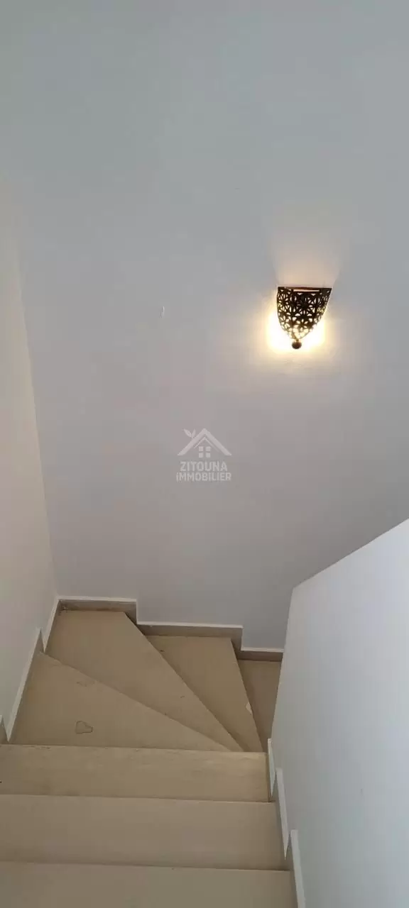 A louer un Beau Duplex avec un jardin à Gammarth