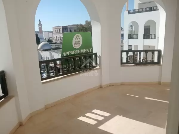 A louer un appartement s+3 non meublé à La Marsa Plage