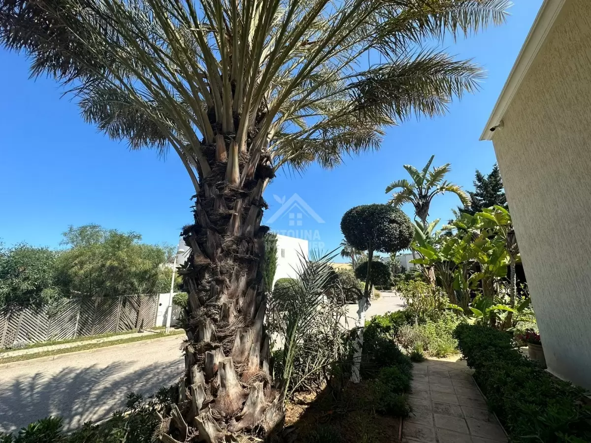 A VENDRE Une des plus belles villa au Golf de Gammarth
