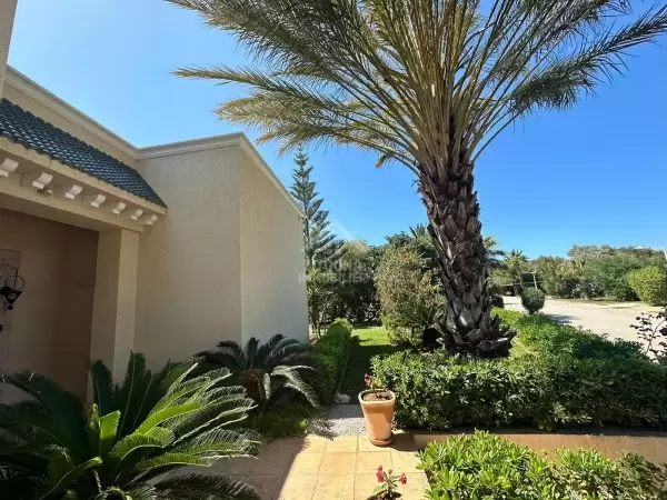 A VENDRE Une des plus belles villa au Golf de Gammarth