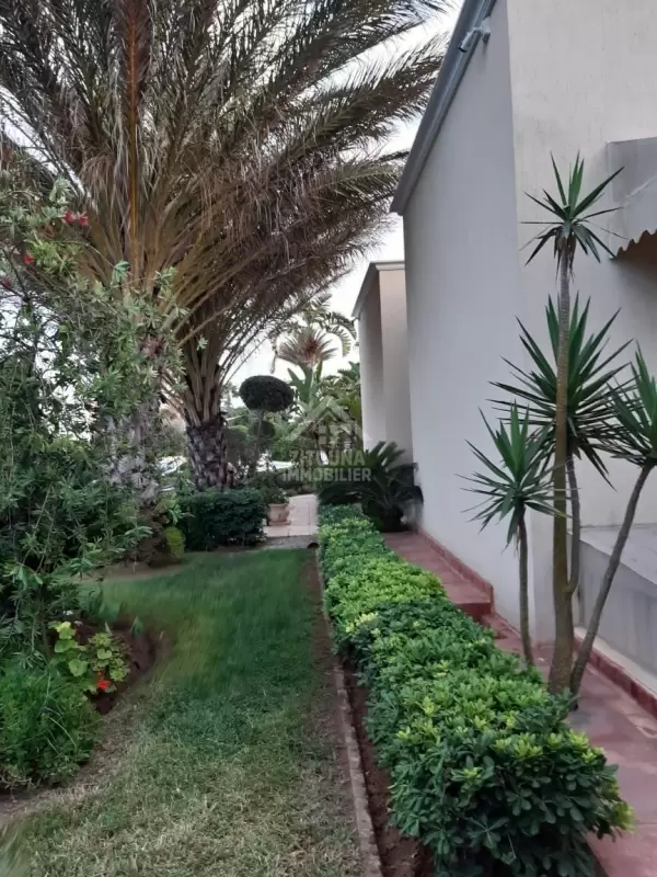 A VENDRE Une des plus belles villa au Golf de Gammarth