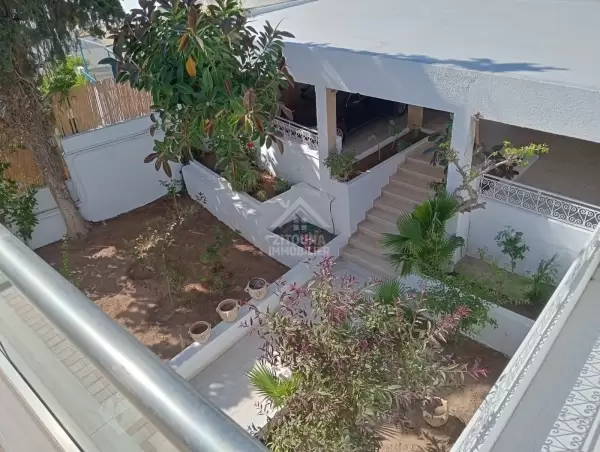A vendre une grande villa à Gammarth Supérieur