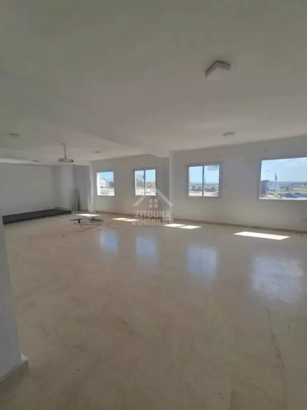 A louer open space en gérance libre à Charguia 1