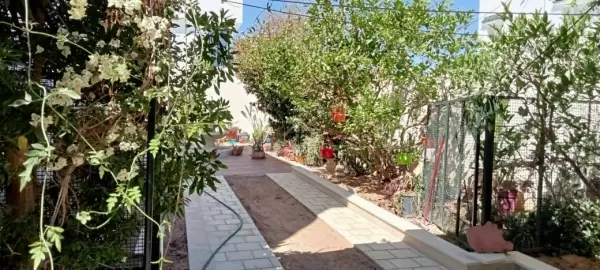 A louer un RDC de villa avec piscine à la Marsa