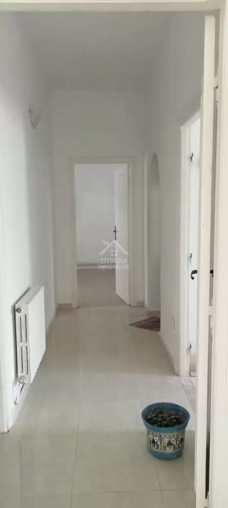 A louer un RDC de villa avec piscine à la Marsa