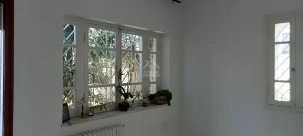 A louer un RDC de villa avec piscine à la Marsa