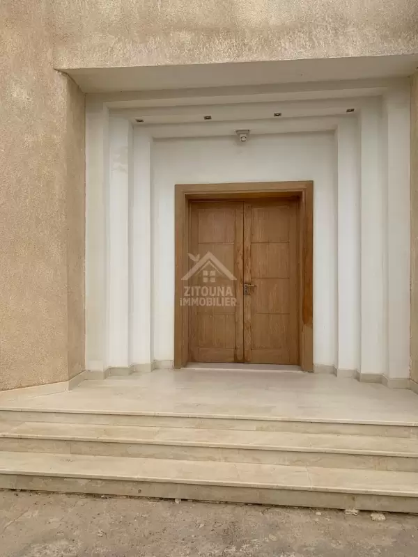 A vendre une villa proche du Port Tunis Bey Raoued
