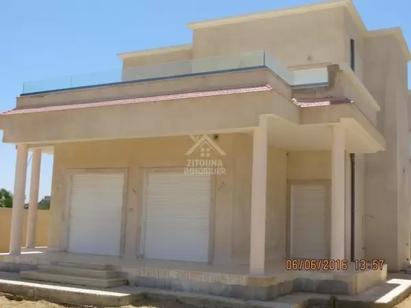 A vendre une villa proche du Port Tunis Bey Raoued