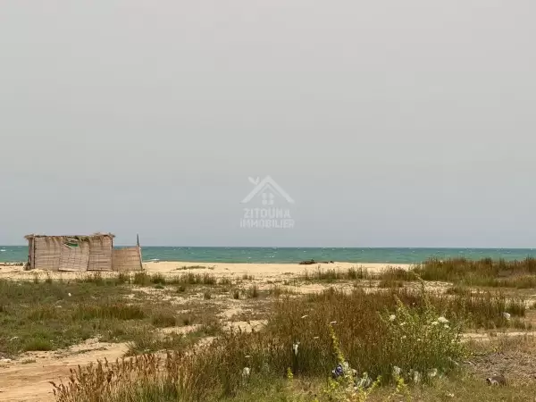 A vendre un Terrain Raoued plage