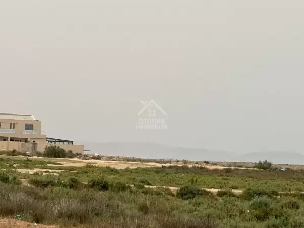 A vendre un Terrain Raoued plage