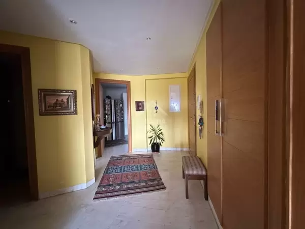 A louer un bel appartement meublé aux Jardins de Carthage