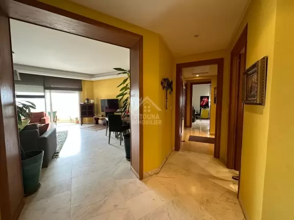 A louer un bel appartement meublé aux Jardins de Carthage