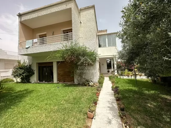 À vendre une magnifique villa située à Boumhal