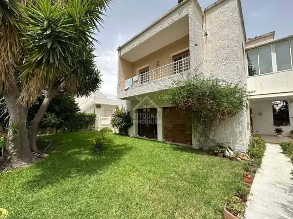 À vendre une magnifique villa située à Boumhal