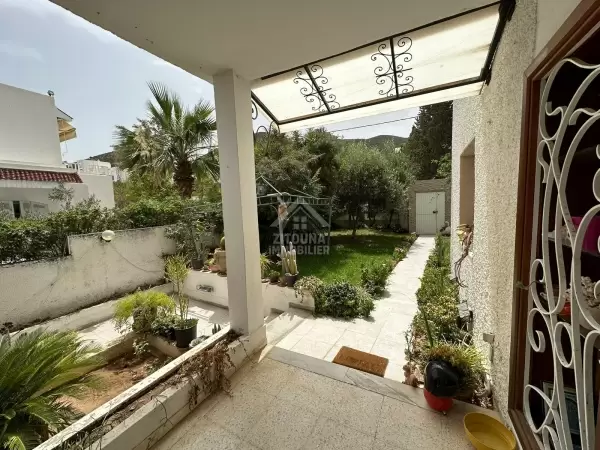 À vendre une magnifique villa située à Boumhal