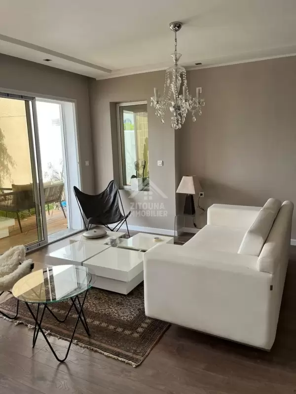 À louer : Magnifique duplex avec piscine