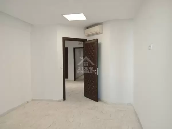 A Louer un Bureau à Tunis Belvédère