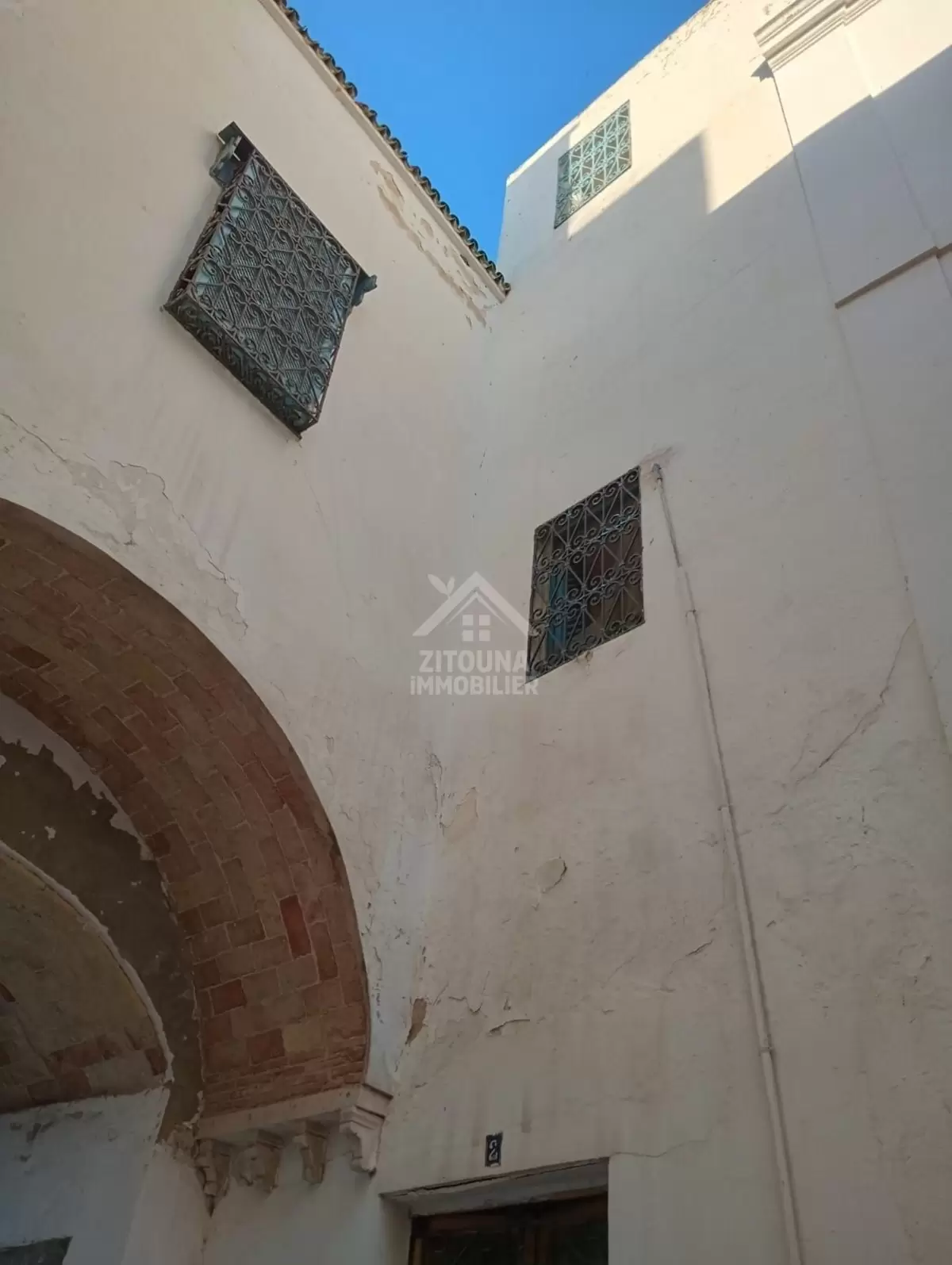 A Vendre un petit immeuble de style arabesque à Tunis