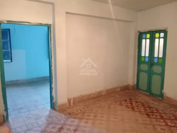 A Vendre un petit immeuble de style arabesque à Tunis