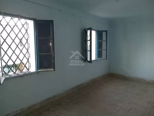 A Vendre un petit immeuble de style arabesque à Tunis
