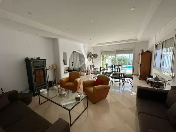 A louer une belle villa avec piscine à La Marsa Route de Relais