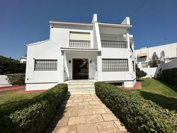 Villa à louer à La Marsa, avec vue sur la forêt de Sidi Bou Saïd