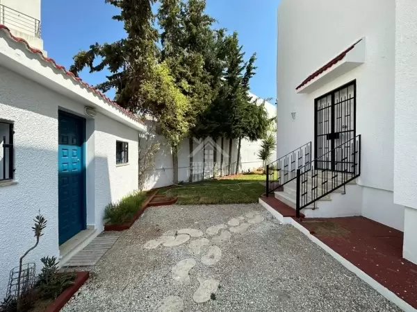 Villa à louer à La Marsa, avec vue sur la forêt de Sidi Bou Saïd