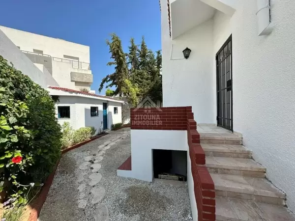 Villa à louer à La Marsa, avec vue sur la forêt de Sidi Bou Saïd
