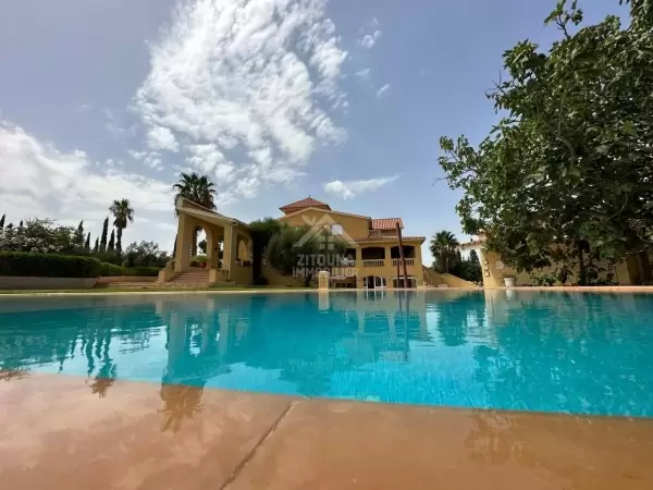 Majestueuse villa à vendre à Sousse