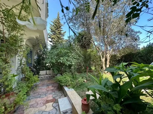 A louer un appartement s+1 meublé avec jardin à Sidi Bou Said